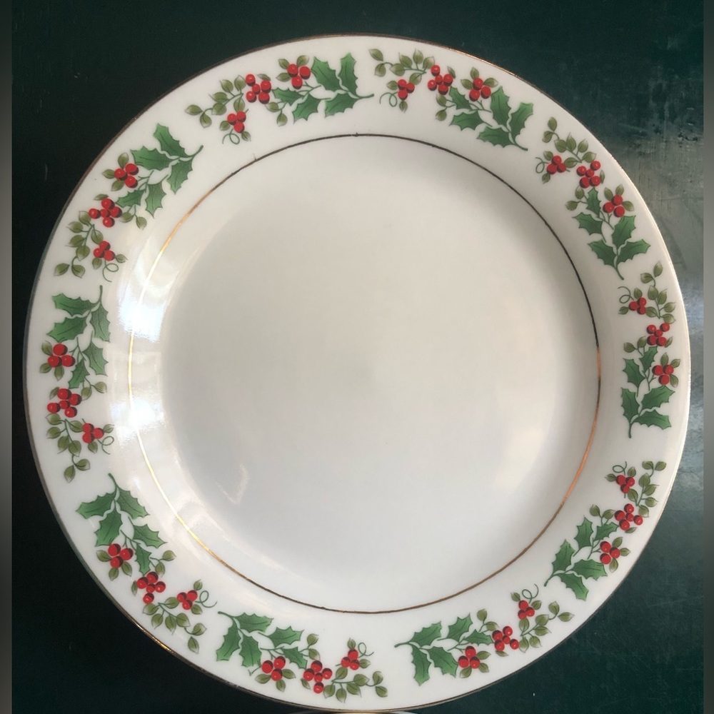 Gibson Dinnerware Dessert Plates x4